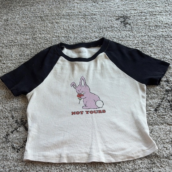 RVCA Black and Cream Short Sleeve CROPPED Tee with Graphic Design - Picture 1 of 5